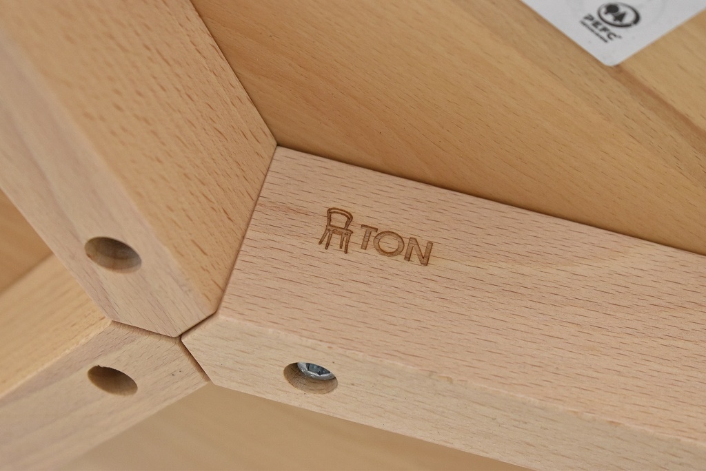 TON YYY Table 422: Playful Triple テーブル　000065