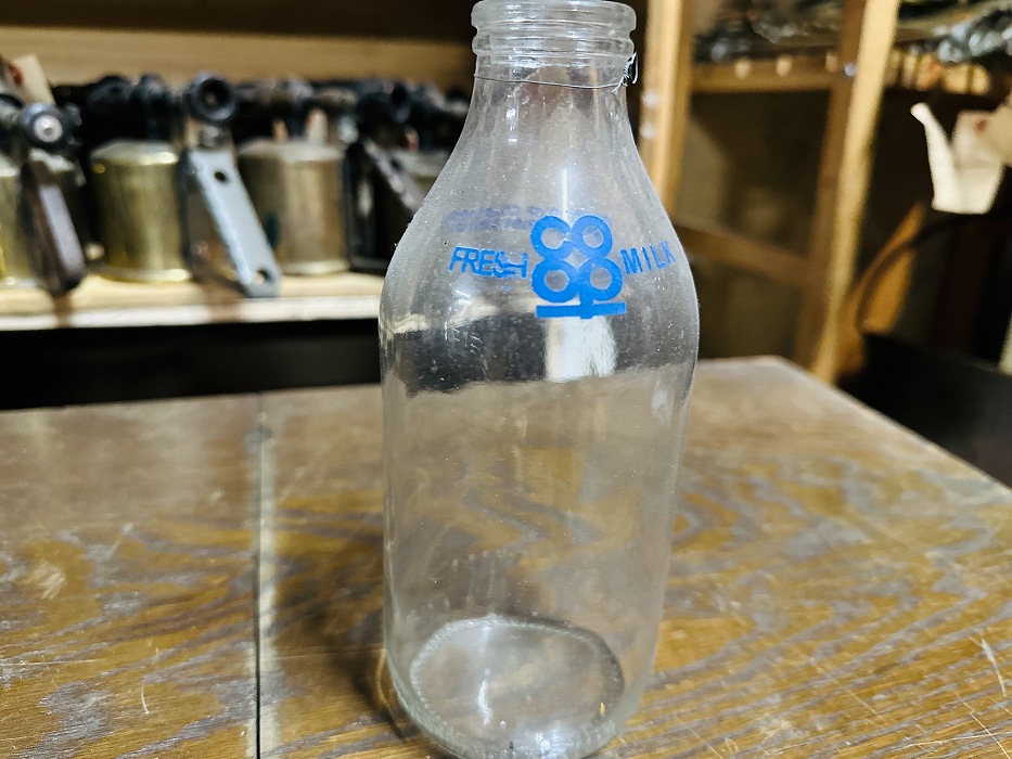 002506 ヴィンテージ　ボトル　瓶　イギリス ガラス