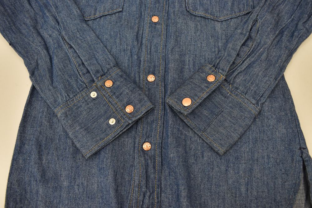 108572 1970s VINTAGE LEVI'S デニム ウエスタンシャツ UK 白タブ 