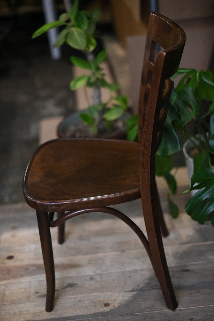 104841 USED TON CHAIR　中古