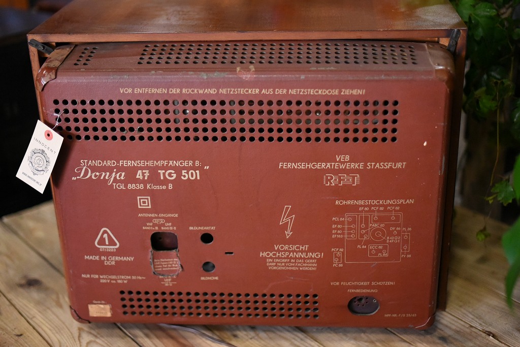 104929 ヴィンテージ 「RFT Donja 47 TG 501」 ブラウン管テレビ ドイツ製 MADE IN GERMANY