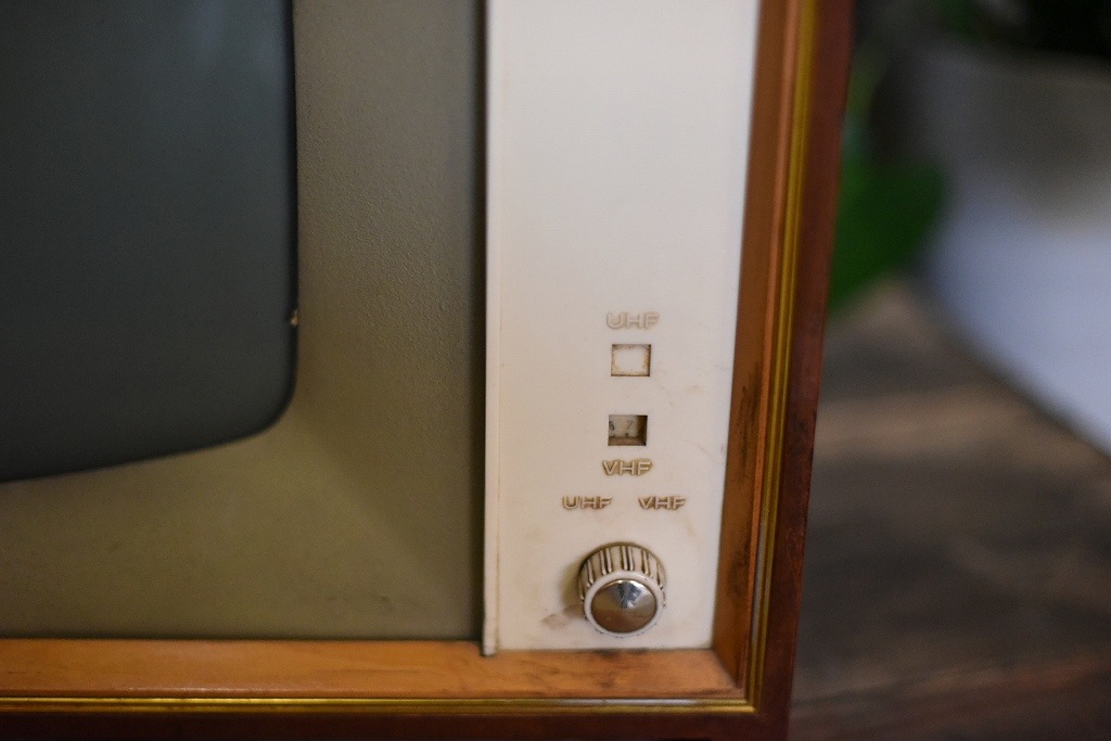 104929 ヴィンテージ 「RFT Donja 47 TG 501」 ブラウン管テレビ ドイツ製 MADE IN GERMANY