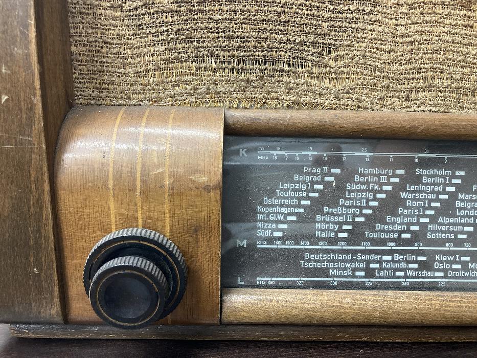 001092 ドイツ　RFT ヴィンテージ　ラジオ