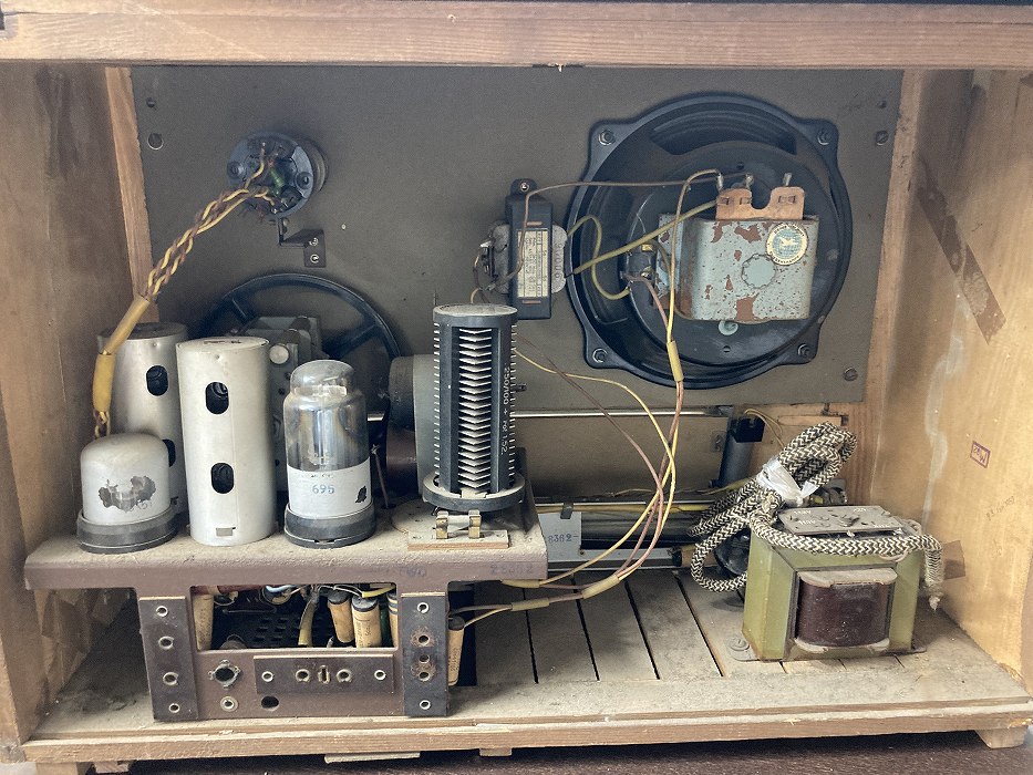 001092 ドイツ　RFT ヴィンテージ　ラジオ