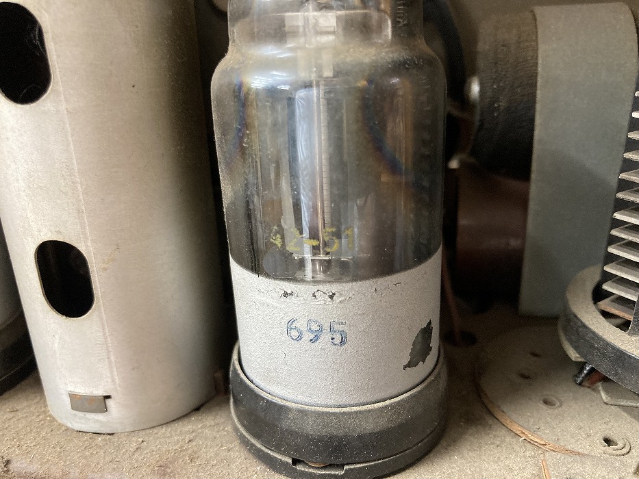 001092 ドイツ　RFT ヴィンテージ　ラジオ