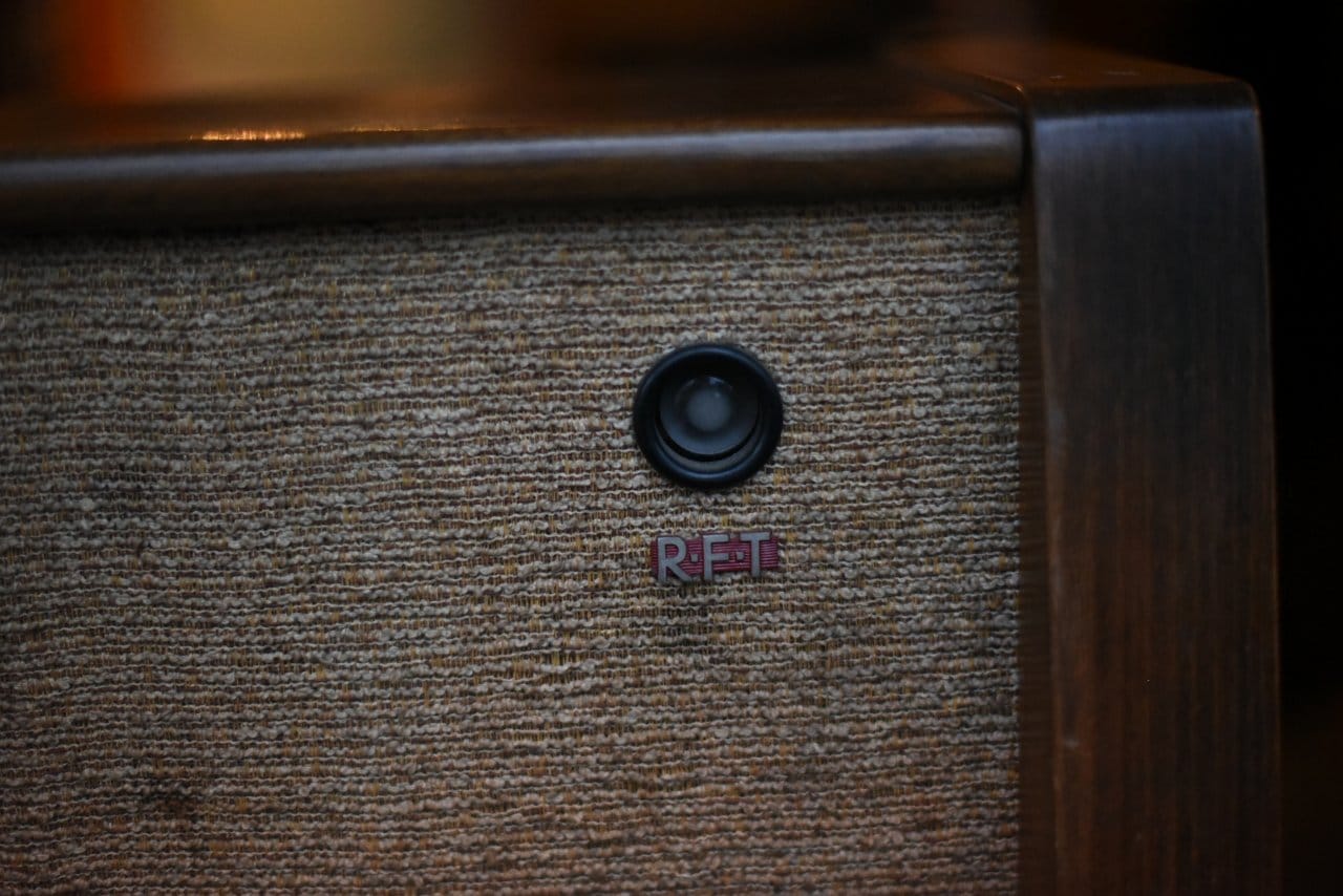 001092 ドイツ　RFT ヴィンテージ　ラジオ