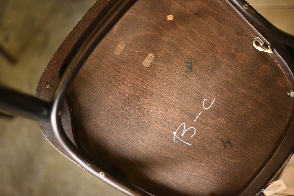 104561 No.056 311056 USED TON CHAIR 中古
