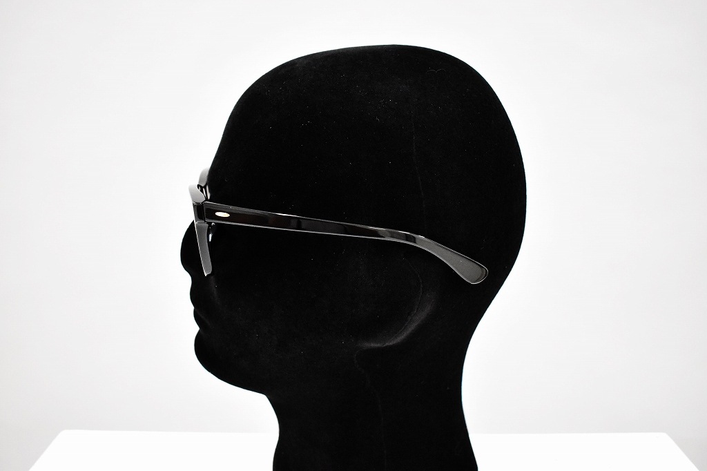 B-BDB「Black Beauty」 サングラス　フレーム：ブラック/レンズ：ダークブルー INNOCENT Original Products