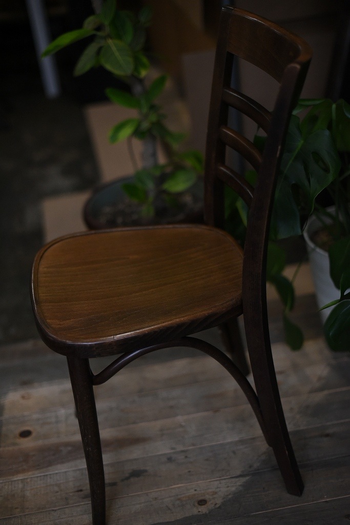 104847 USED TON CHAIR　中古