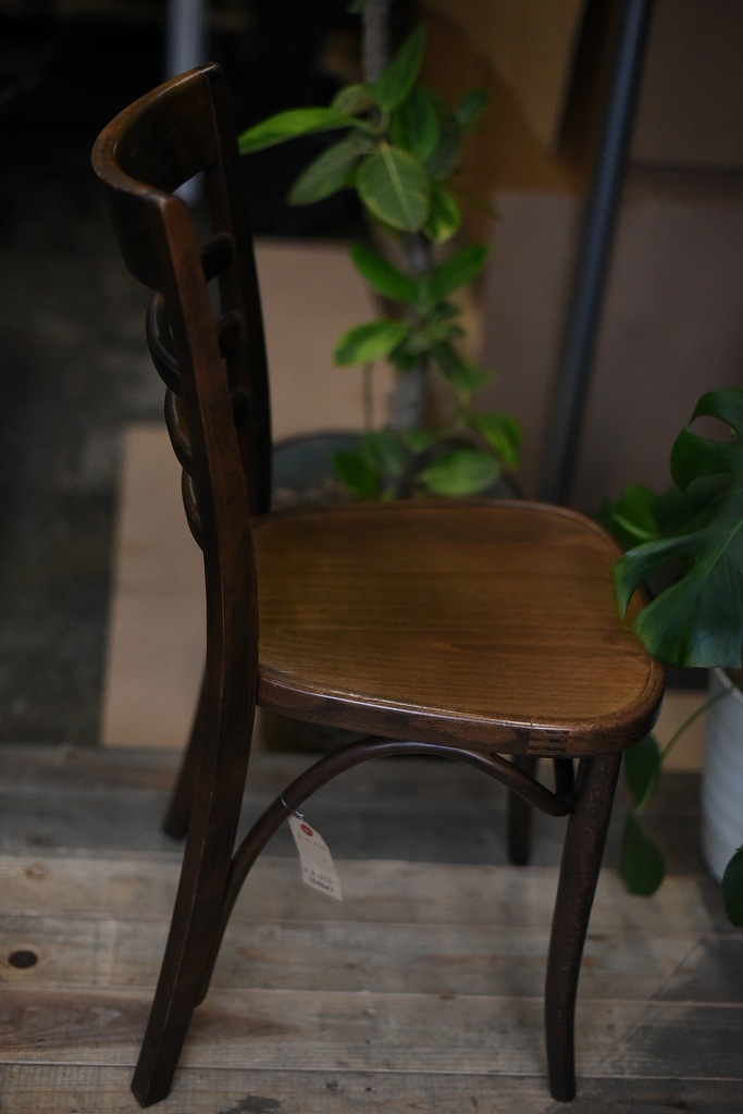 104847 USED TON CHAIR　中古