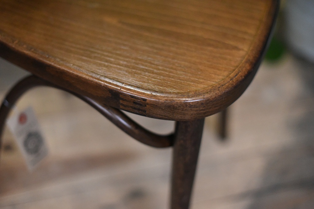 104847 USED TON CHAIR　中古