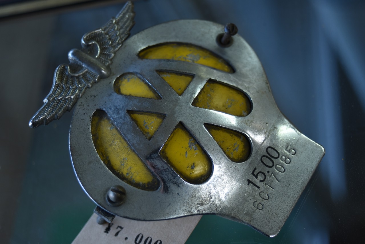 101406 UK ヴィンテージ　AA Automobile Association カーバッチ