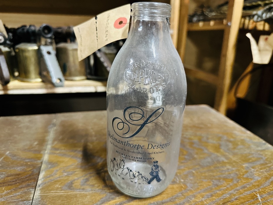 002488 ヴィンテージ　ボトル　瓶　イギリス ガラス