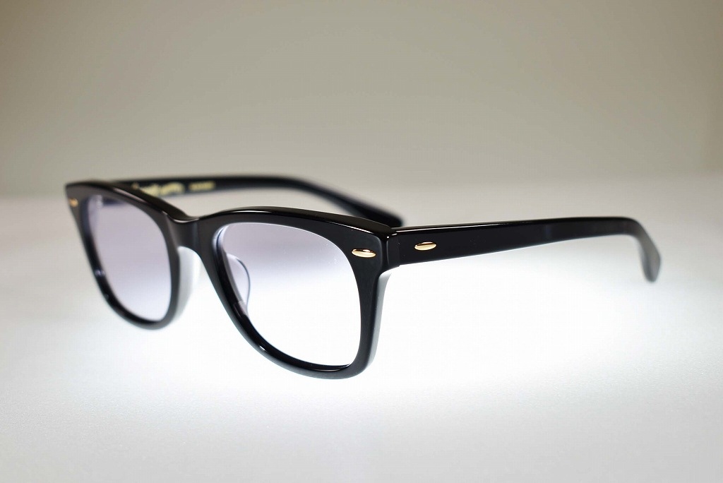 B-BB「Black Beauty」 サングラス　フレーム：ブラック/レンズ：ブルー INNOCENT Original Products