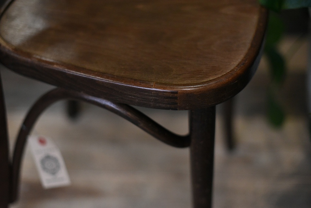 104549 USED TON CHAIR　中古