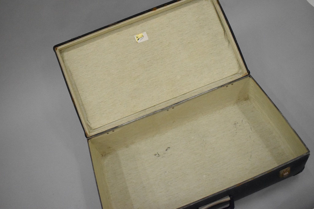 108959 UK ヴィンテージ 英国 グローブ トロッター 「GLOBE TROTTER」 MADE IN ENGLAND 刻印