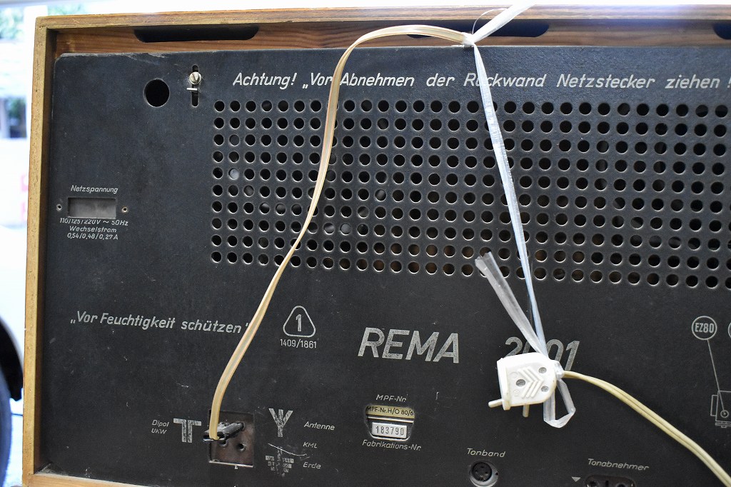 002224 ヴィンテージ「REMA 2001」　ラジオ　ドイツ製 MADE IN GERMANY