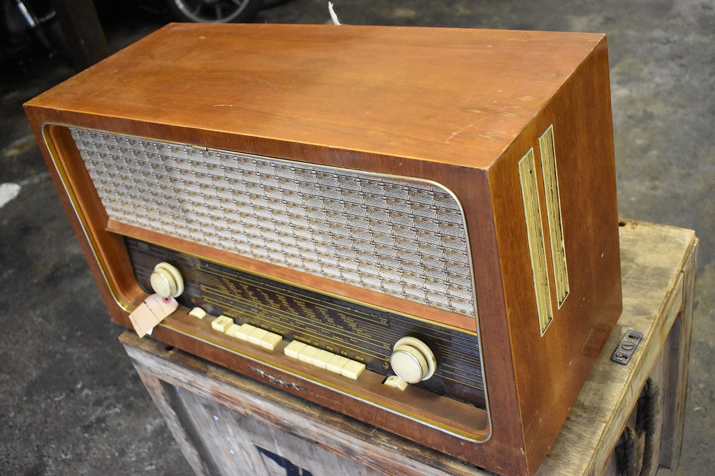 002224 ヴィンテージ「REMA 2001」　ラジオ　ドイツ製 MADE IN GERMANY