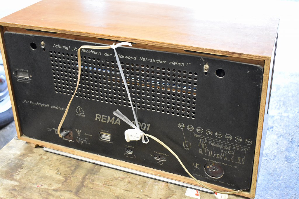 002224 ヴィンテージ「REMA 2001」　ラジオ　ドイツ製 MADE IN GERMANY
