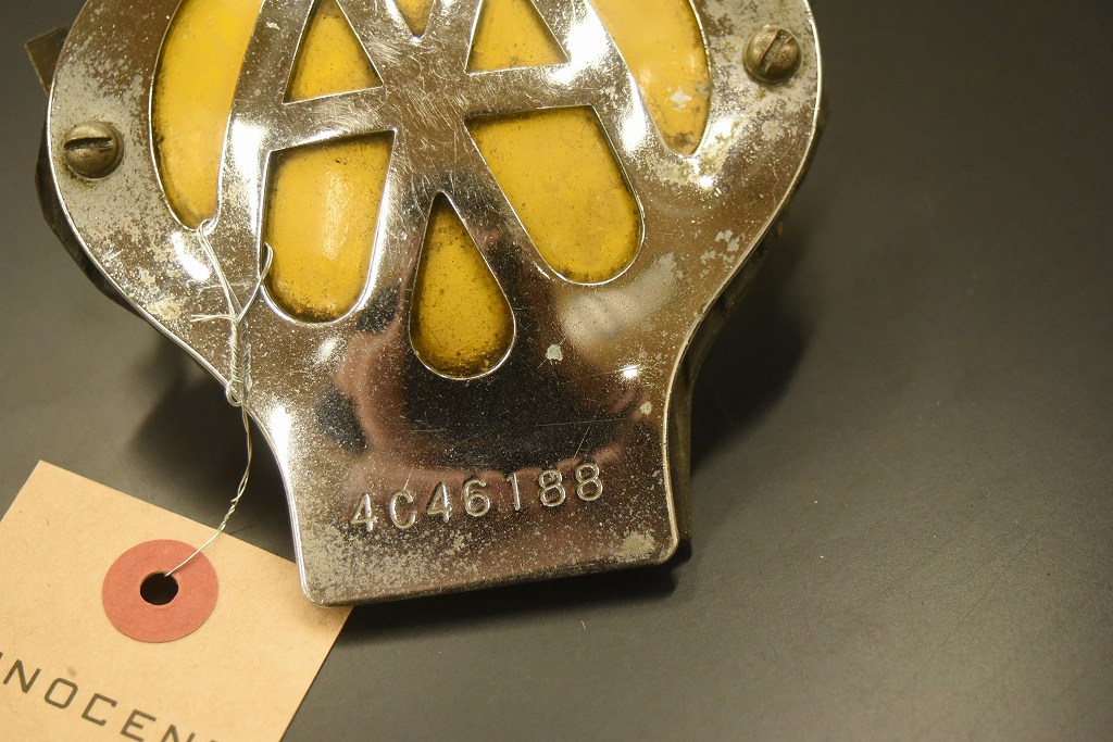 104695 ヴィンテージ　AA 「Automobile Association」 カーバッチ エンブレム