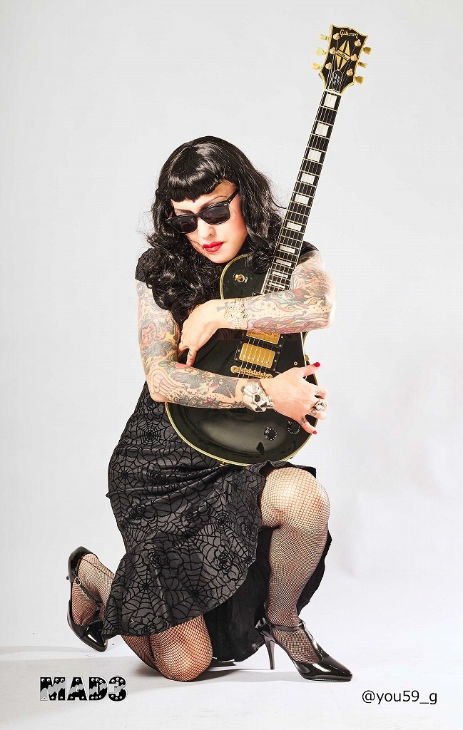 B-DG「Black Beauty」 サングラス　フレーム：デミ/レンズ：グリーン 　INNOCENT Original Products