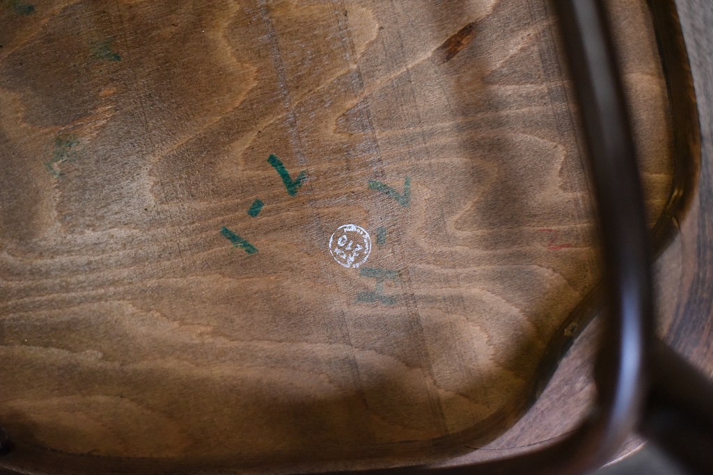 104843 USED TON CHAIR 中古