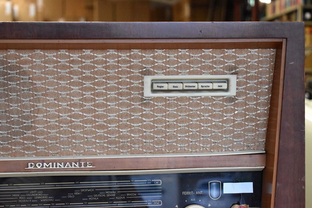 002209 ヴィンテージ「R・F・T　AM/FM-Super Dominante W102」　ラジオ　ドイツ製 MADE IN GERMANY