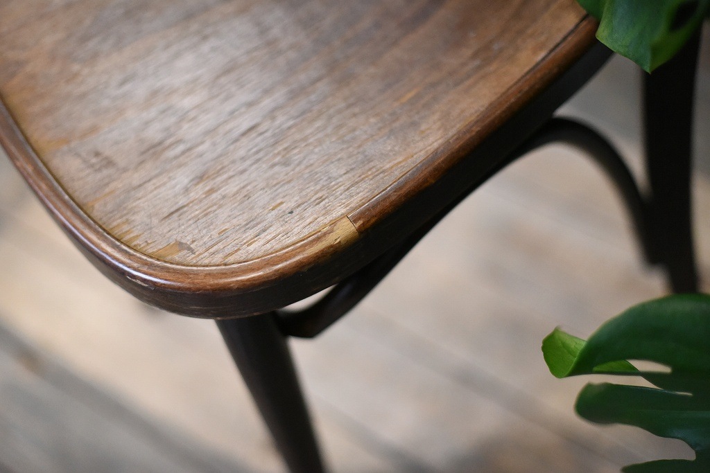 104599 USED TON CHAIR　中古