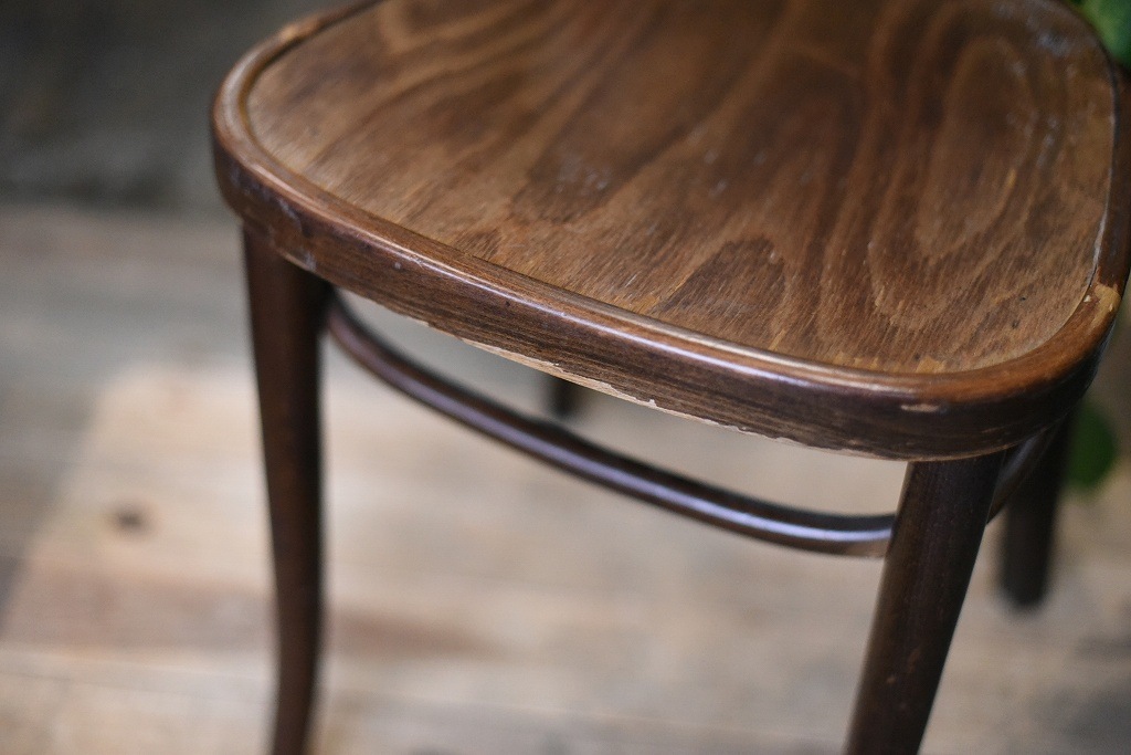 104599 USED TON CHAIR　中古