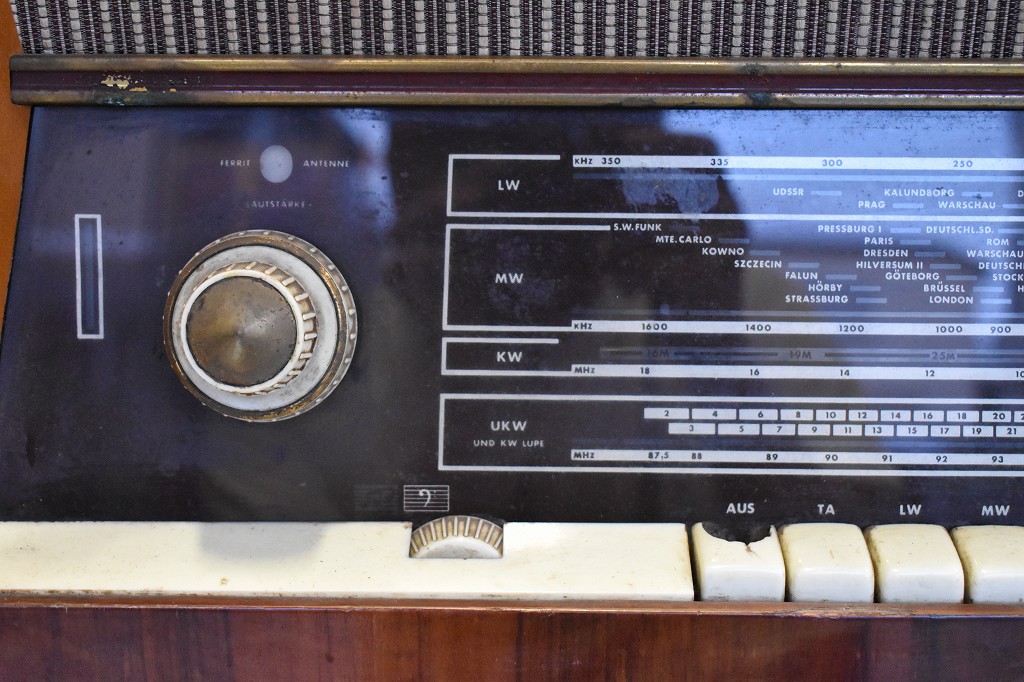 000528 ヴィンテージ「TYO M10-C2」　ラジオ　ブルガリア製 MADE IN BULGARIA