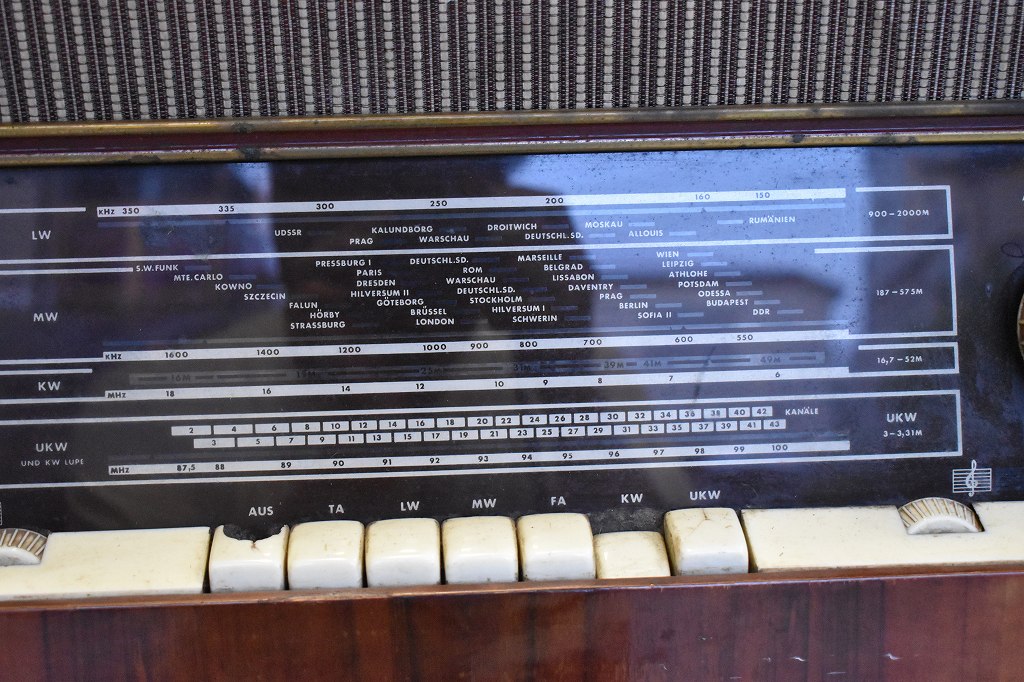 000528 ヴィンテージ「TYO M10-C2」　ラジオ　ブルガリア製 MADE IN BULGARIA