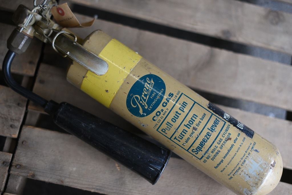 102099 ヴィンテージ 真鍮製　消火器　FIRE EXTINGUISHER 　ブラス　英国製