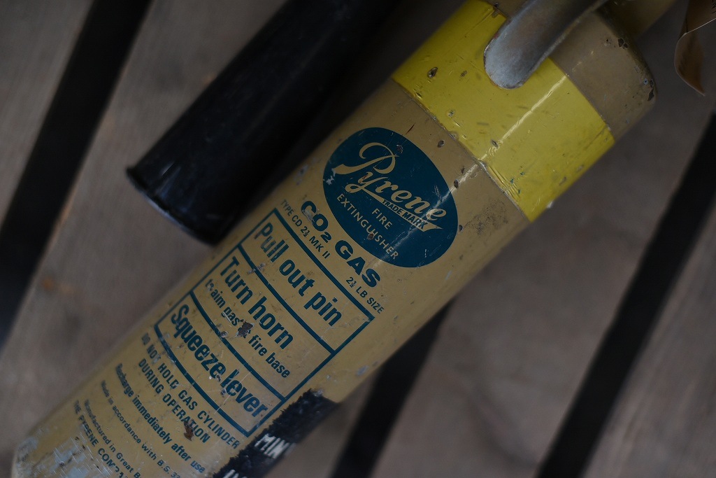 102099 ヴィンテージ 真鍮製 消火器 FIRE EXTINGUISHER ブラス 英国製