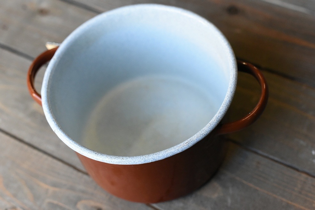 103836 ヴィンテージ ホーロー製　ホットポット　鍋　MADE IN ENGLAND　英国