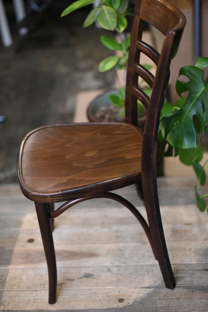 104856 USED TON CHAIR　中古
