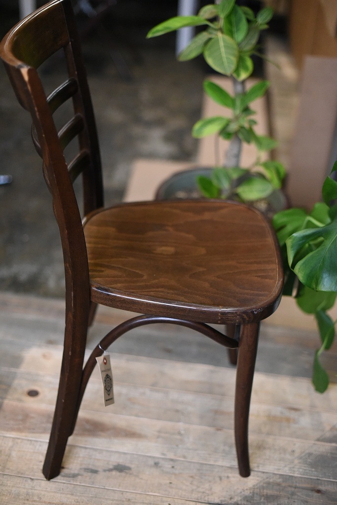 104856 USED TON CHAIR　中古