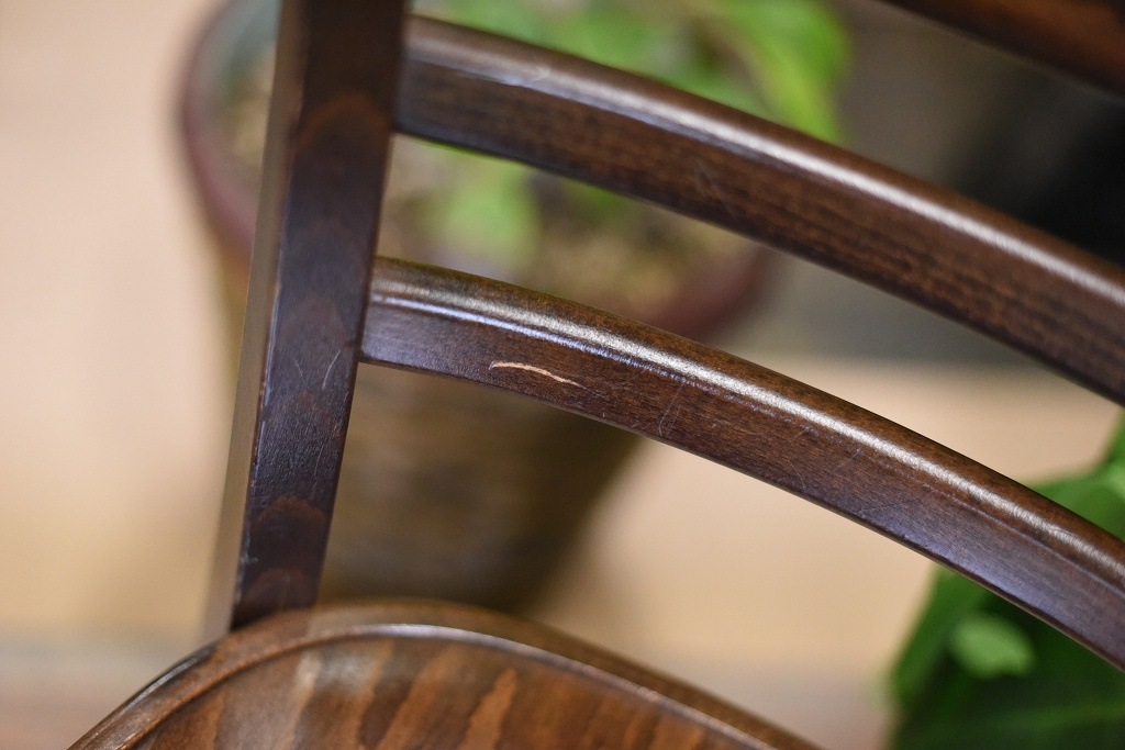 104856 USED TON CHAIR　中古