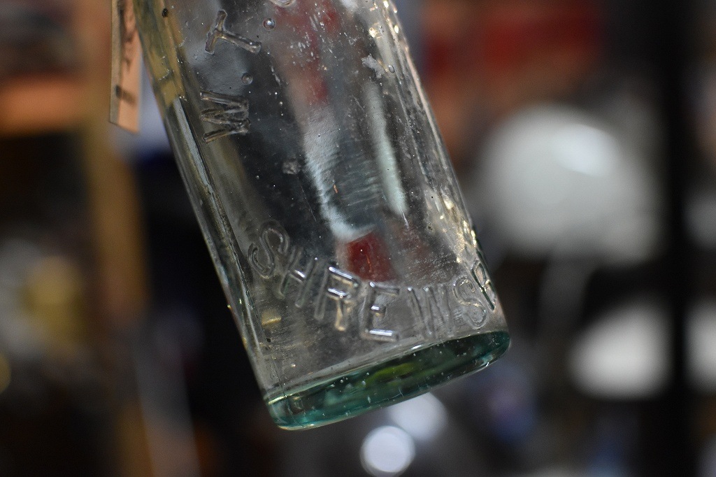 106774 ヴィンテージ ボトル 瓶 イギリス ガラス