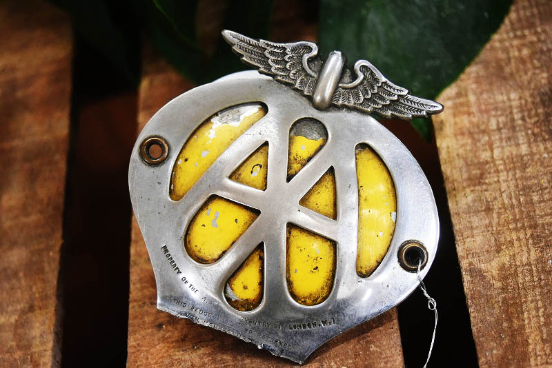 105189 ヴィンテージ　AA 「Automobile Association」 カーバッチ エンブレム