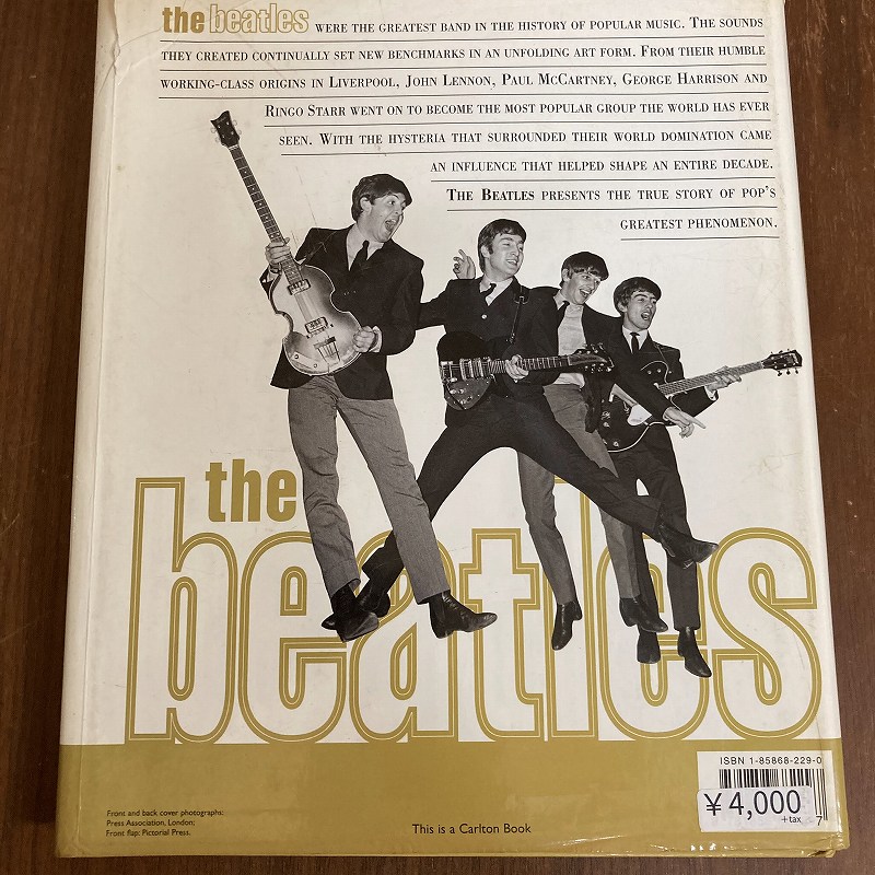 B2374 「The Beatles THE COMPLETE ILLUSTRATED STORY」 ビートルズ 英国本