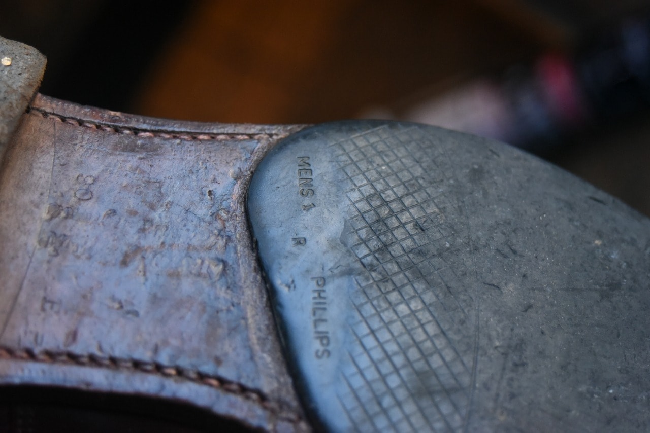 102576 英国 レザーシューズ　 ブランド「チャーチ　Church’s」　