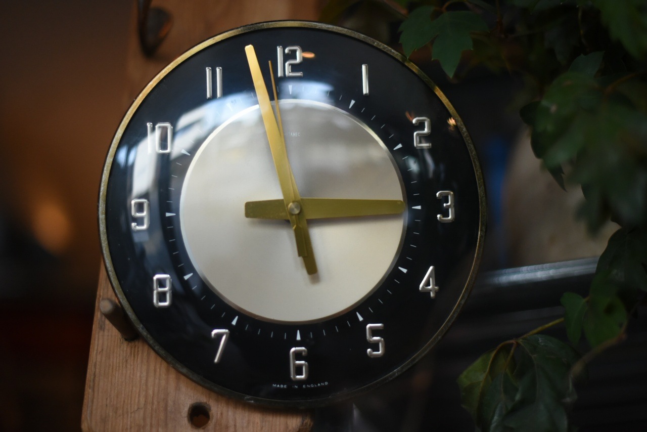 英国製 UKヴィンテージ【MEC】壁掛け 船舶時計 インダストリアル 英国製 UKヴィンテージ【METAMEC】壁掛け 船舶時計 インダストリアル