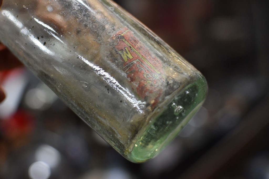 106779 ヴィンテージ　ボトル　瓶　イギリス ガラス