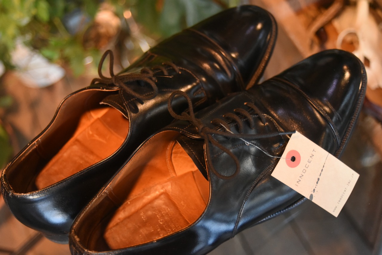 102539 英国 レザーシューズ　 ブランド「チャーチ　Church’s」　