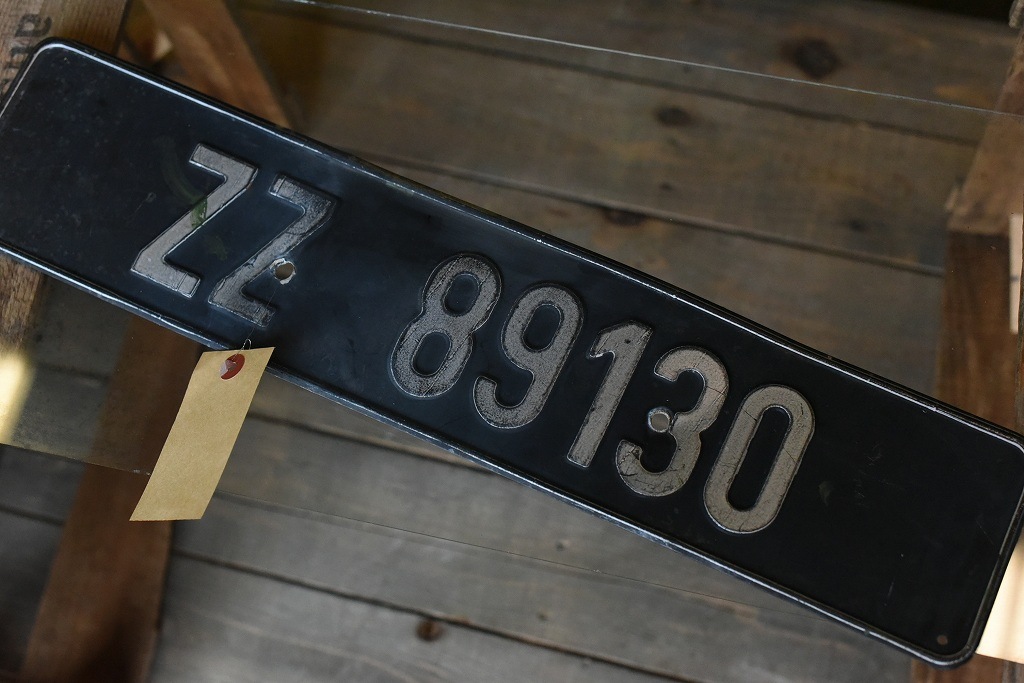 103961 UK ヴィンテージ 英国 ナンバープレート アルミ製