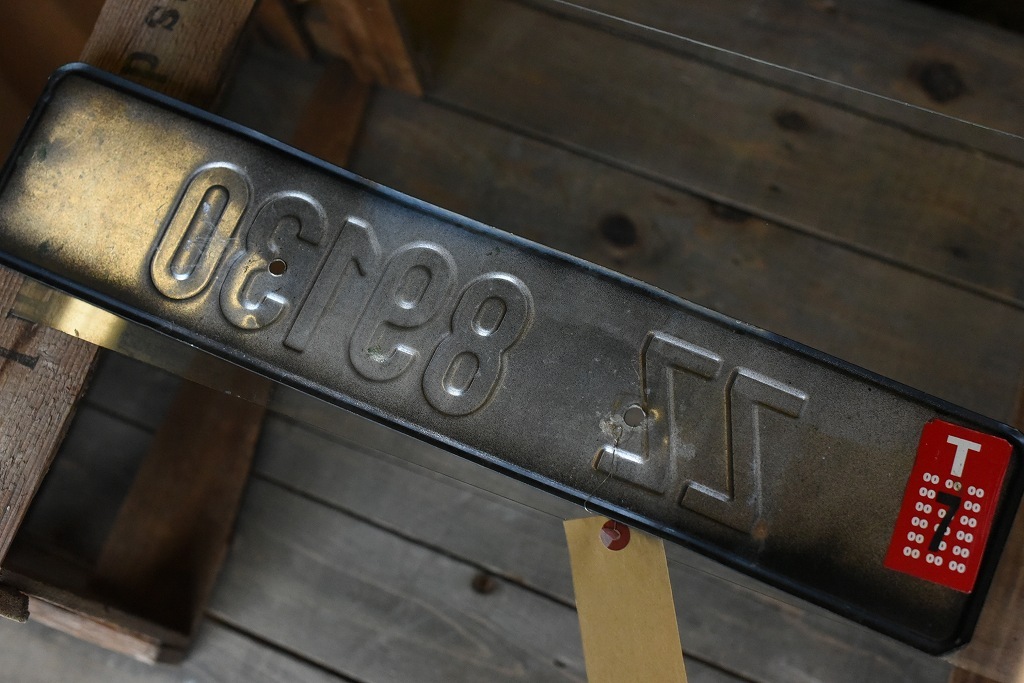 103961 UK ヴィンテージ 英国 ナンバープレート アルミ製