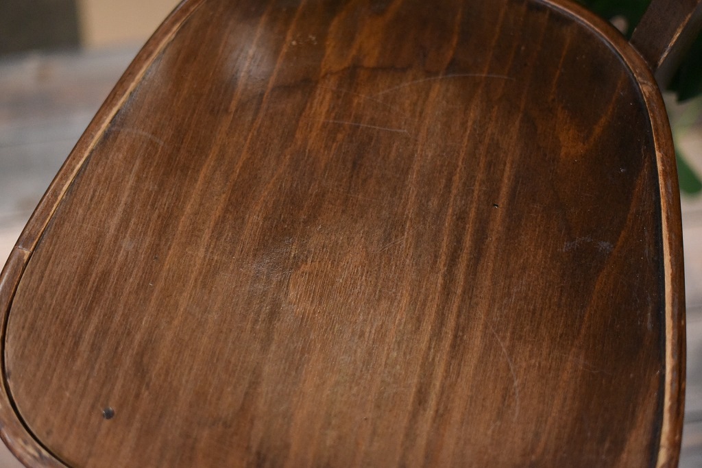 104819 USED TON CHAIR　中古 座面浮きあり