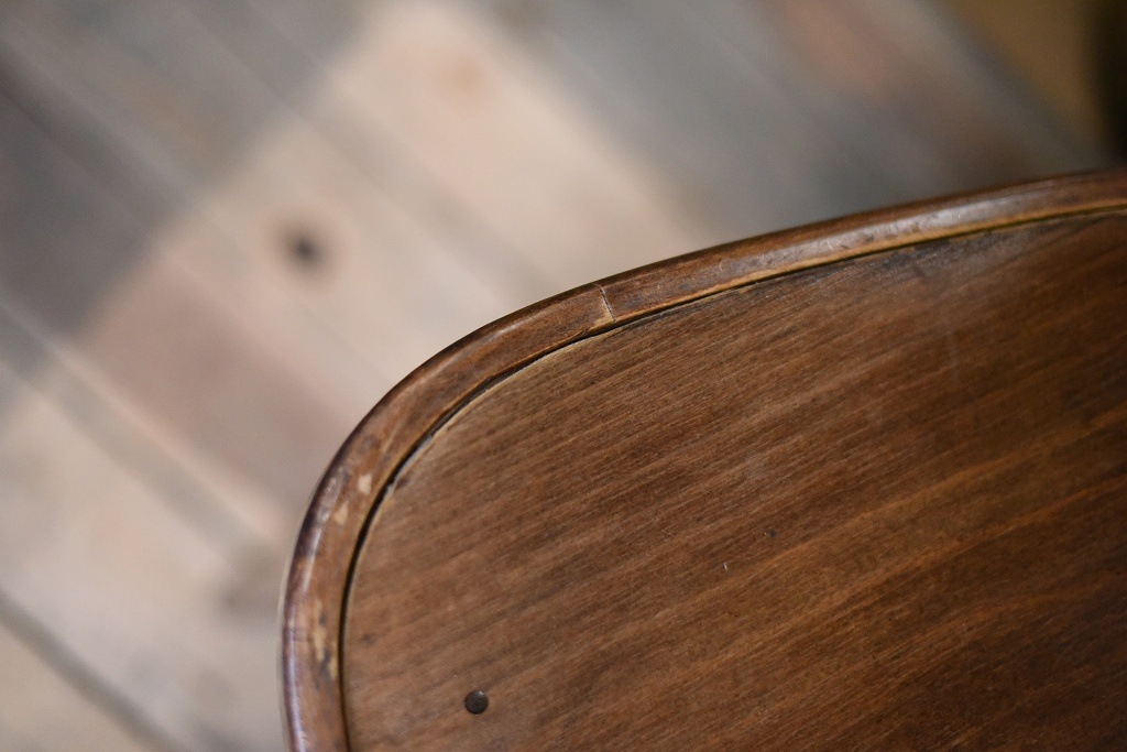 104819 USED TON CHAIR　中古 座面浮きあり