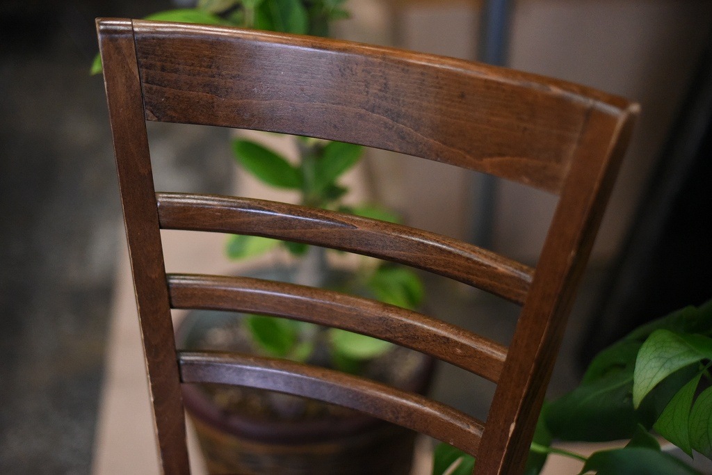 104819 USED TON CHAIR　中古 座面浮きあり