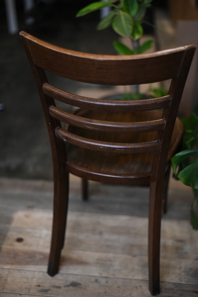 104819 USED TON CHAIR　中古 座面浮きあり